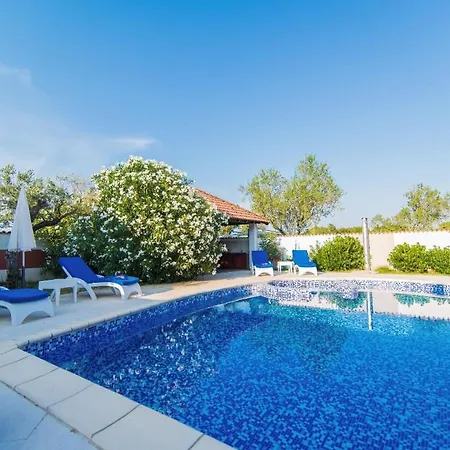 Villa Filip - Private Pool & Gym