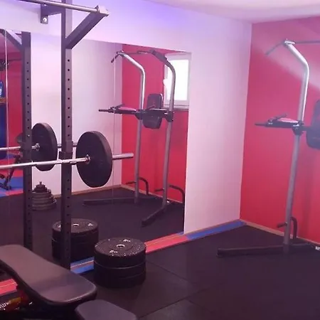 Filip - Private Pool & Gym プーラ