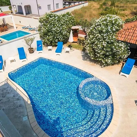Villa Filip - Private Pool & Gym
