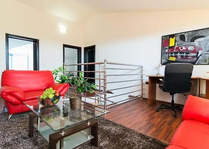 Filip - Private Pool & Gym