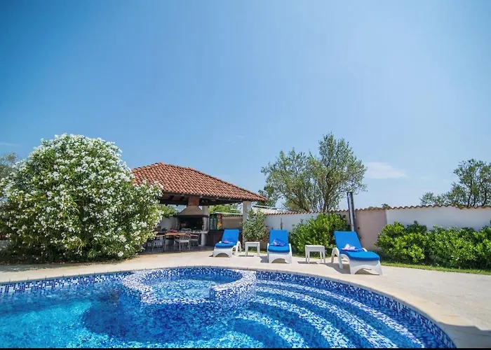 Filip - Private Pool & Gym * פולה